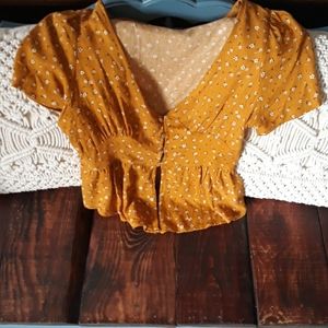 Floral cropped shirt